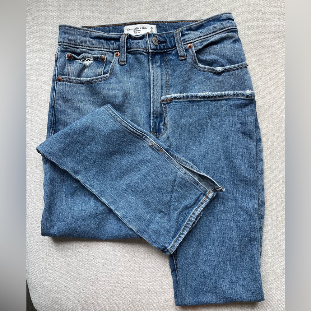 Abercrombie & Fitch The Skinny high rise jeans size 2s
